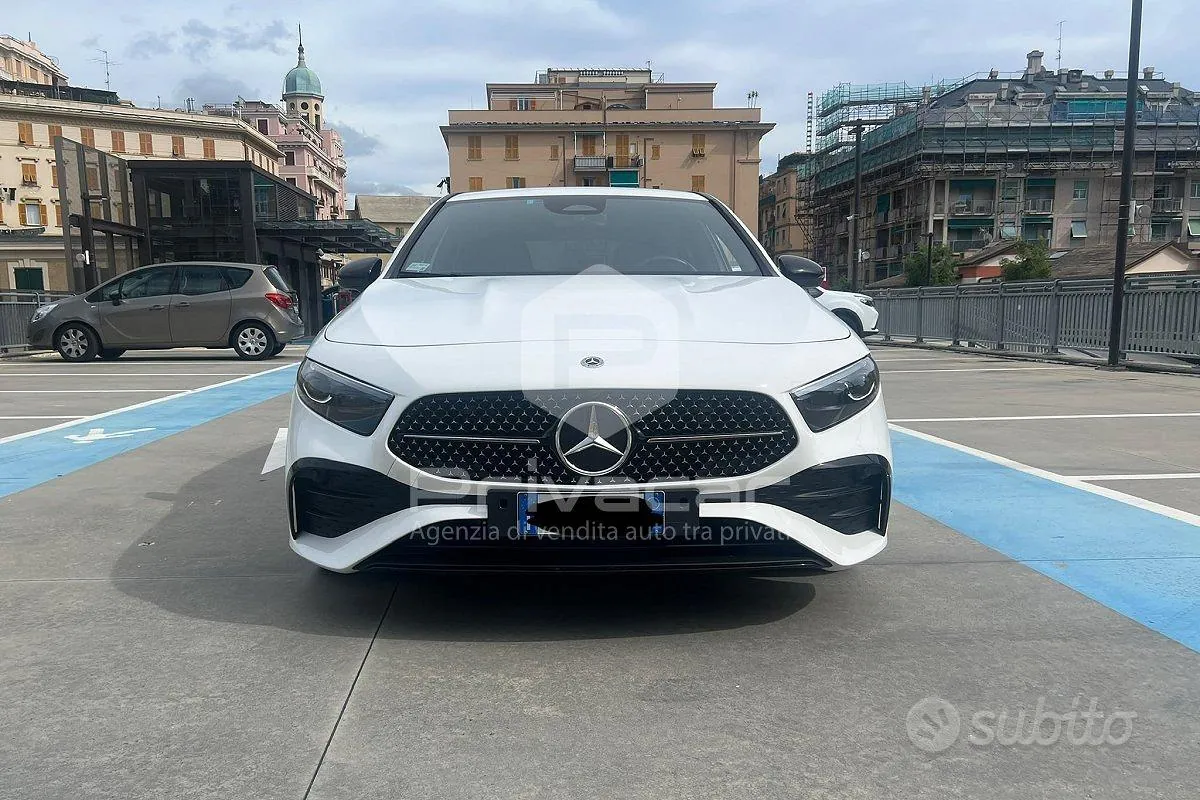 Mercedes-Benz A 180 2023 photo 2
