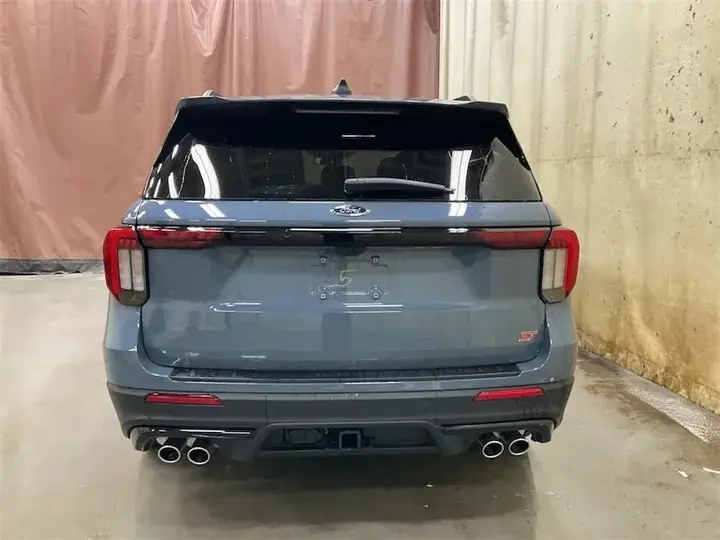 Ford Explorer 2026 photo 4