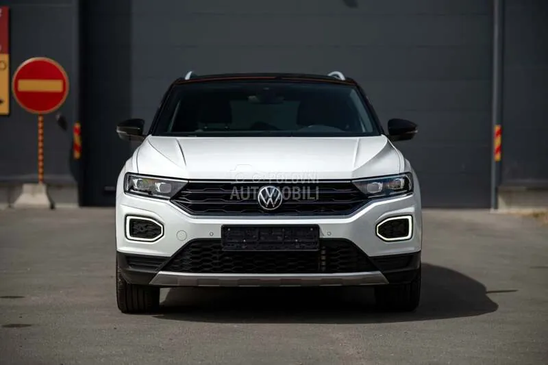 Volkswagen T-Roc 2020 photo 2