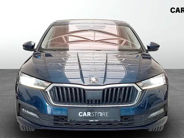 Skoda Octavia 2023 photo 4