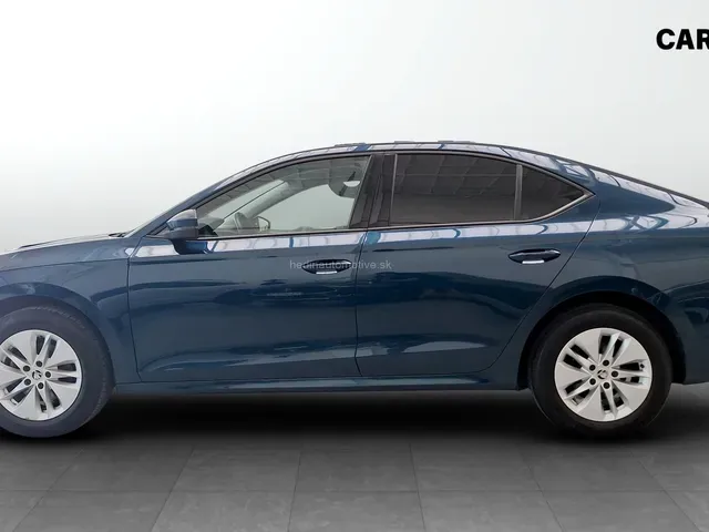 Skoda Octavia 2023 photo 2