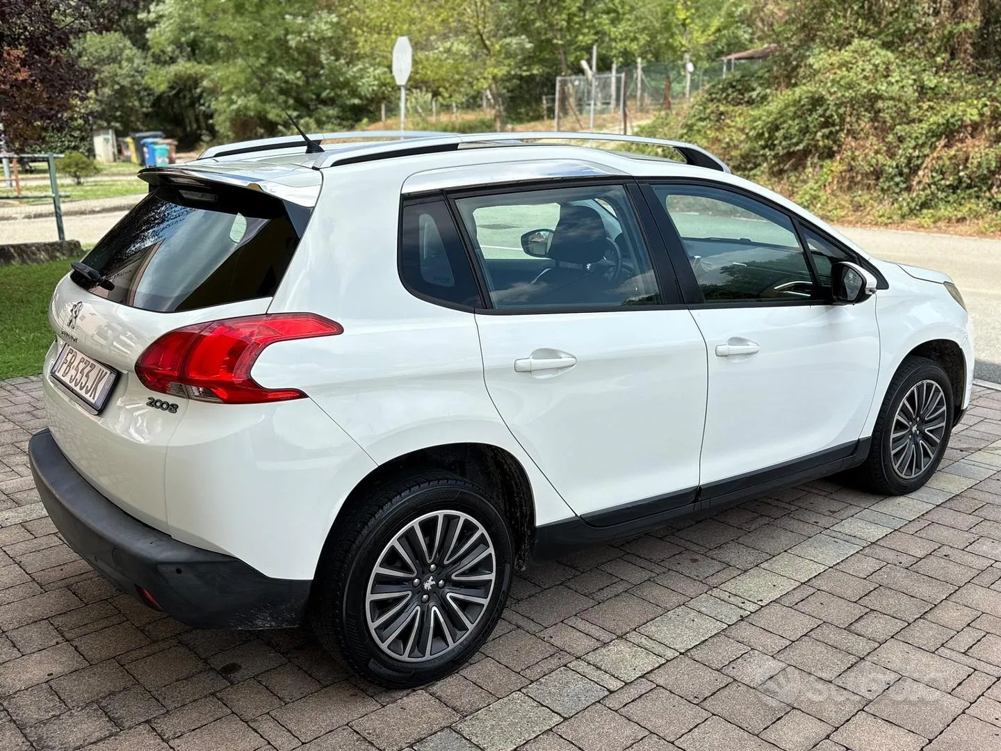 Peugeot 2008 2016 photo 2