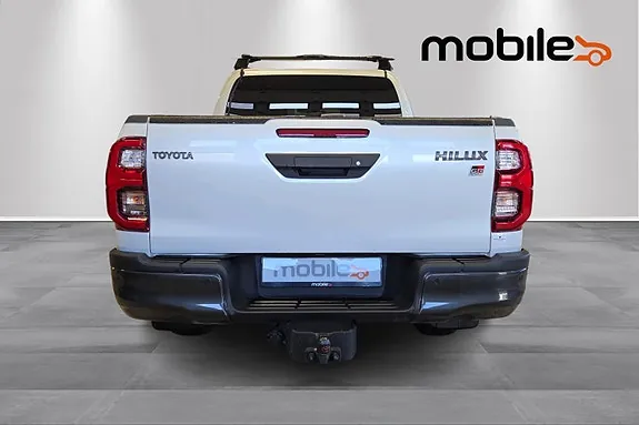 Toyota Hilux 2024 photo 4