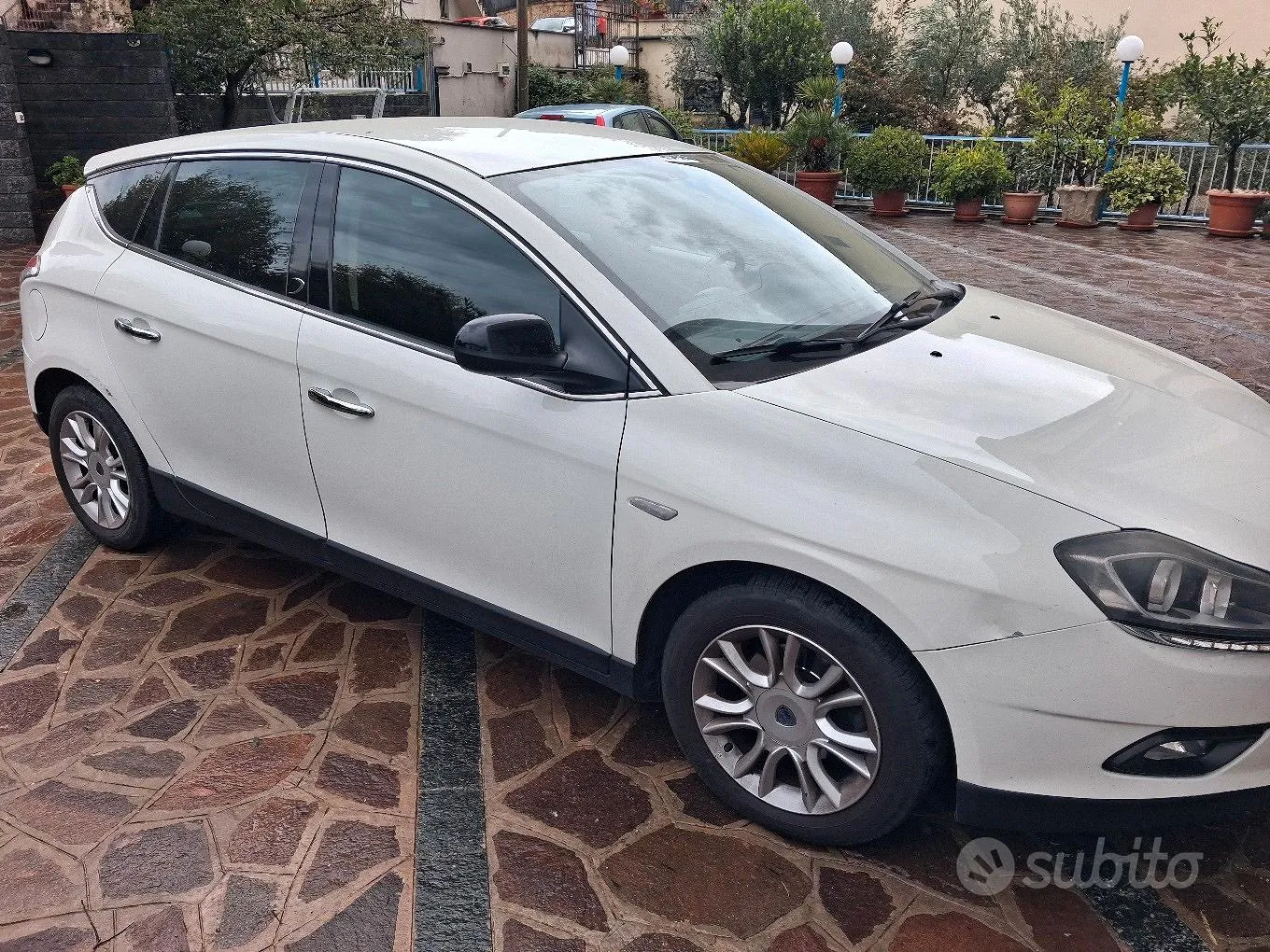 Lancia Delta 2011 photo 2