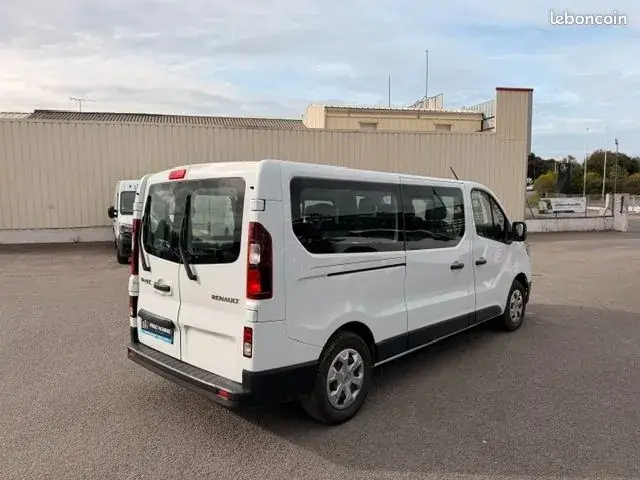 Renault Trafic 2023 photo 3