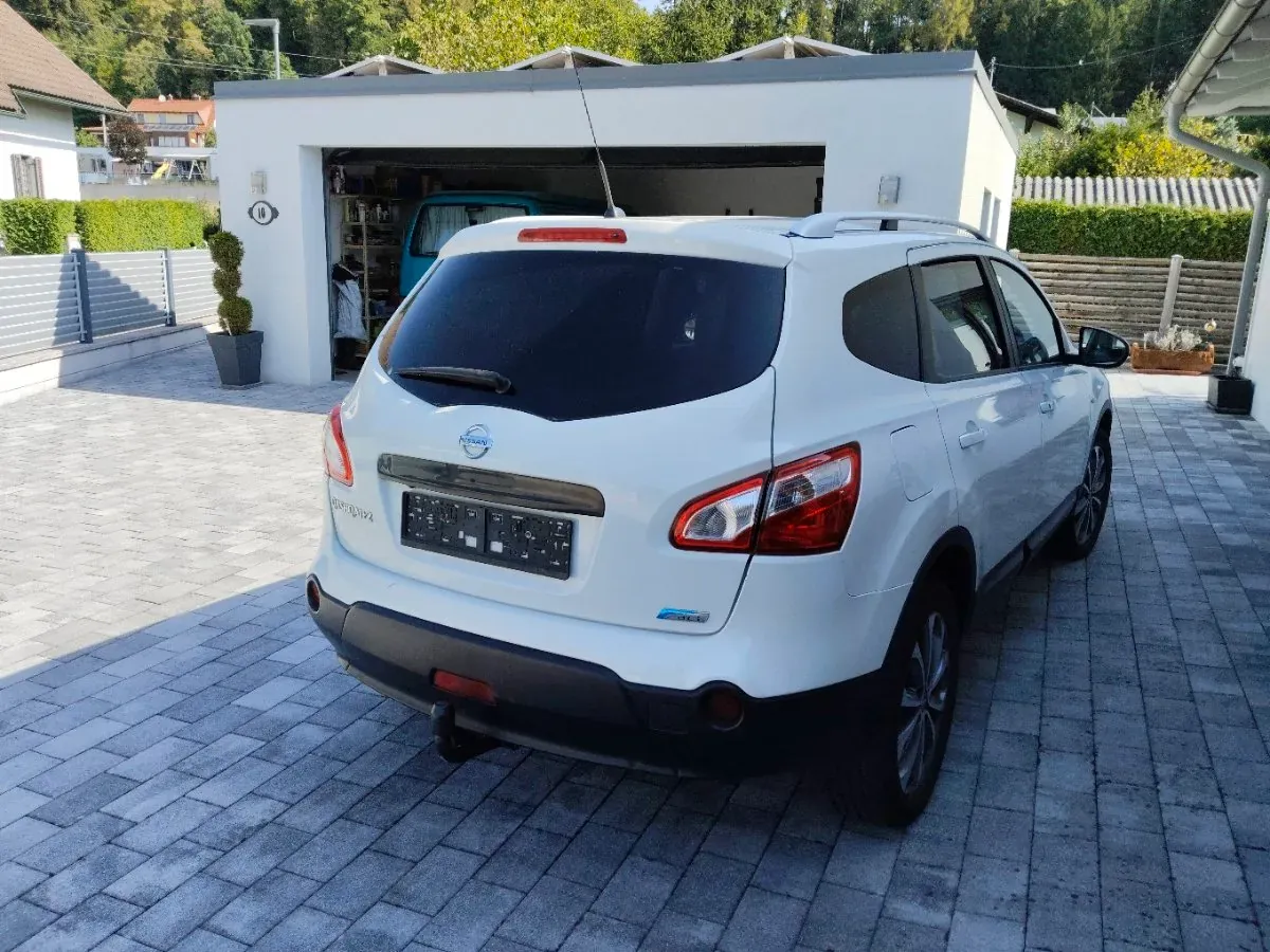 Nissan Qashqai 2015 photo 2