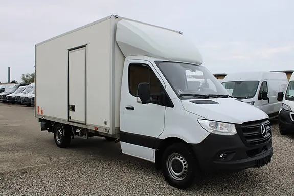 Mercedes-Benz Sprinter 2023 photo 2