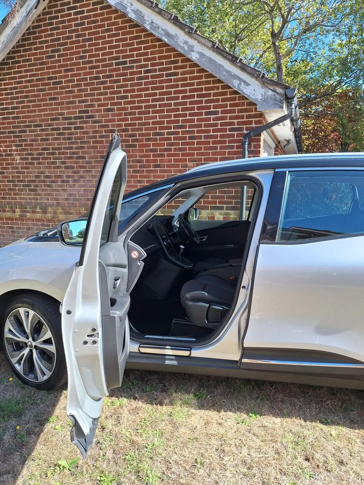 Renault Grand Scenic 2017 photo 2
