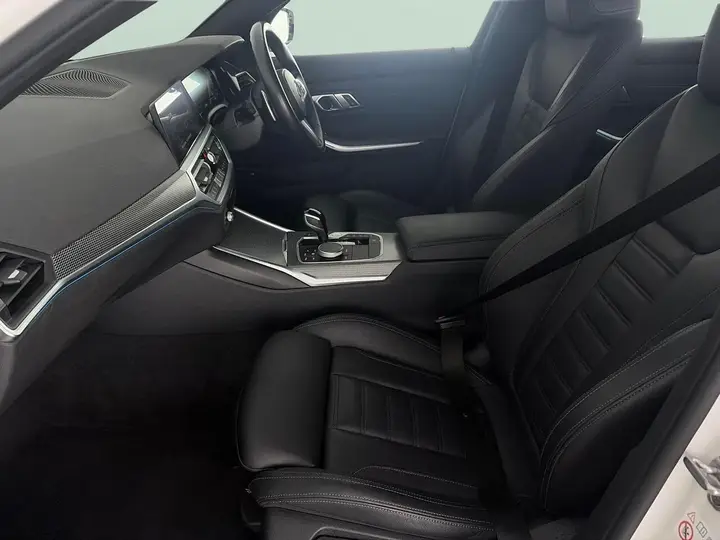 BMW 3 Series 2022 photo 4
