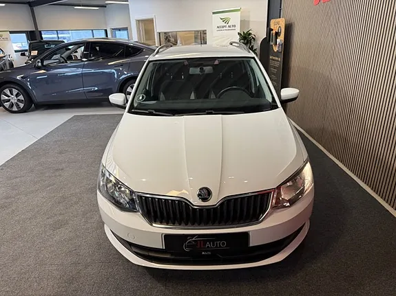 Skoda Fabia 2016 photo 2