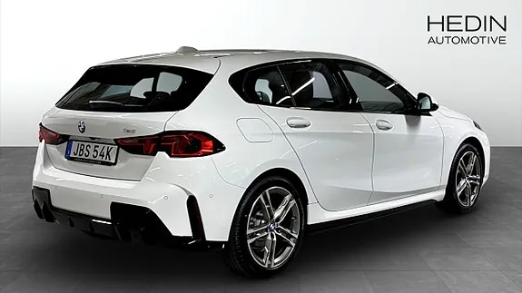BMW 120 2026 photo 2