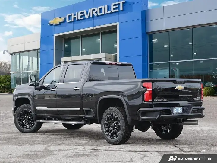 Chevrolet Silverado 2026 photo 4