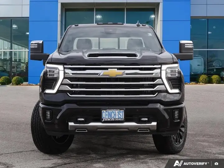 Chevrolet Silverado 2026 photo 2