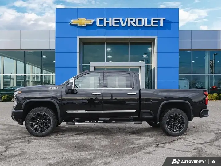 Chevrolet Silverado 2026 photo 3