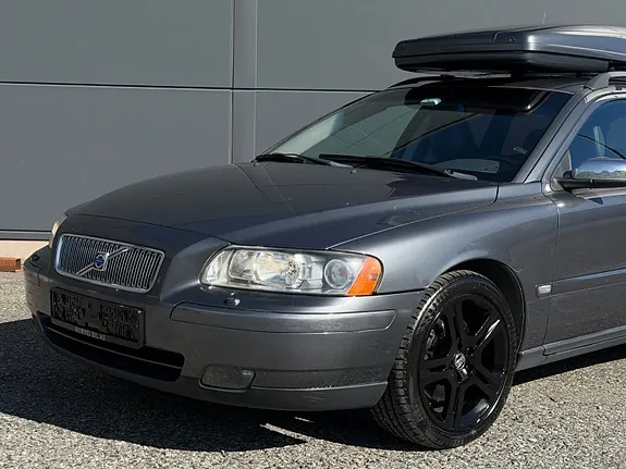 Volvo V70 2006 photo 2