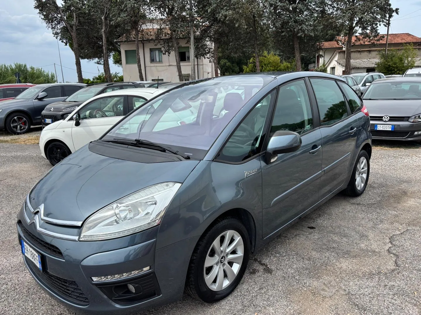 Citroen C4 Picasso 2011 photo 3