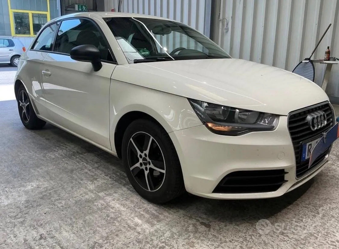 Audi A1 2011 photo 2