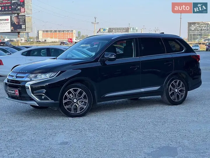 Mitsubishi Outlander 2016 photo 2