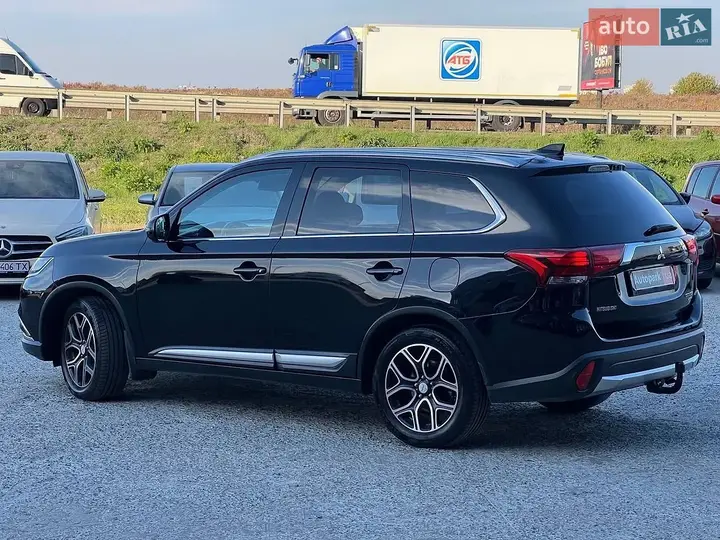 Mitsubishi Outlander 2016 photo 4