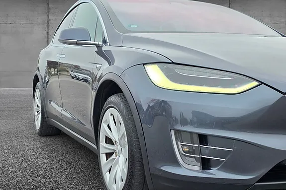 Tesla Model X 2019 photo 2