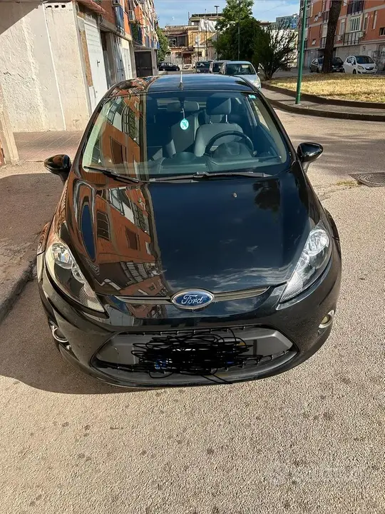 Ford Fiesta 2012 photo 2