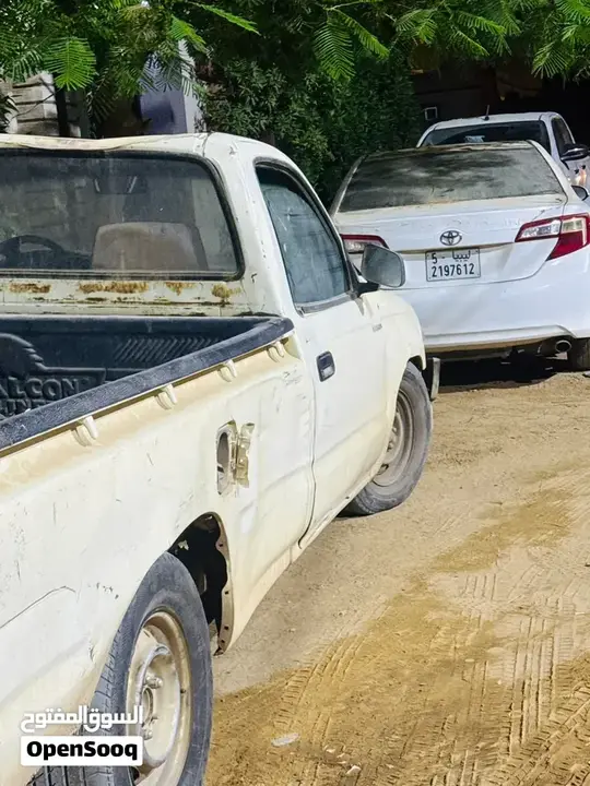Toyota Hilux 2002 photo 2