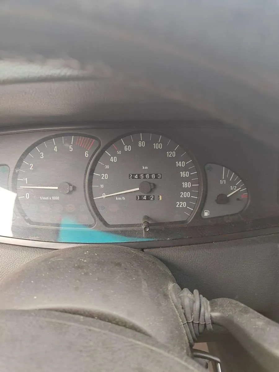 Opel Omega 2000 photo 2