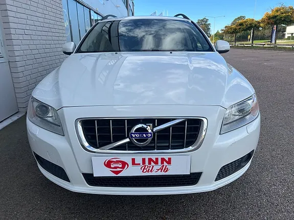 Volvo V70 2012 photo 2