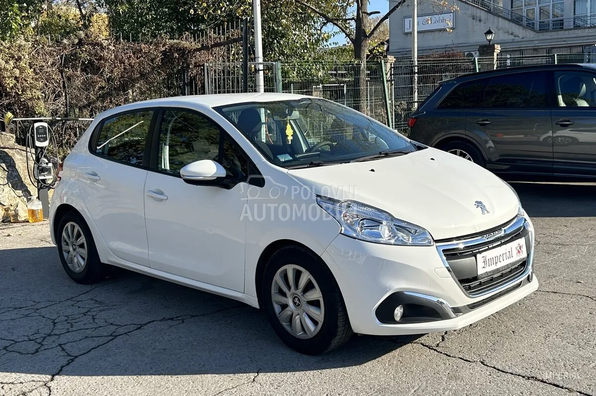 Peugeot 208 2016 photo 3