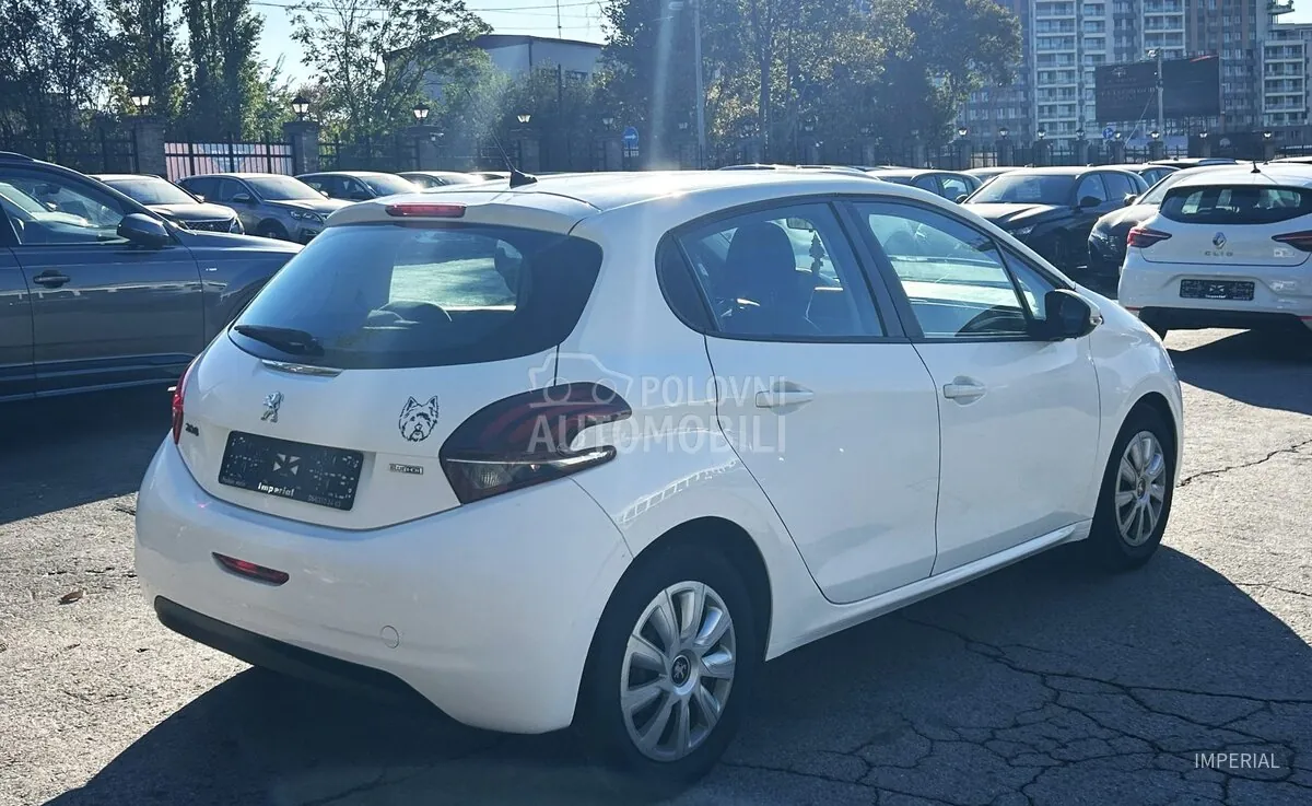 Peugeot 208 2016 photo 5