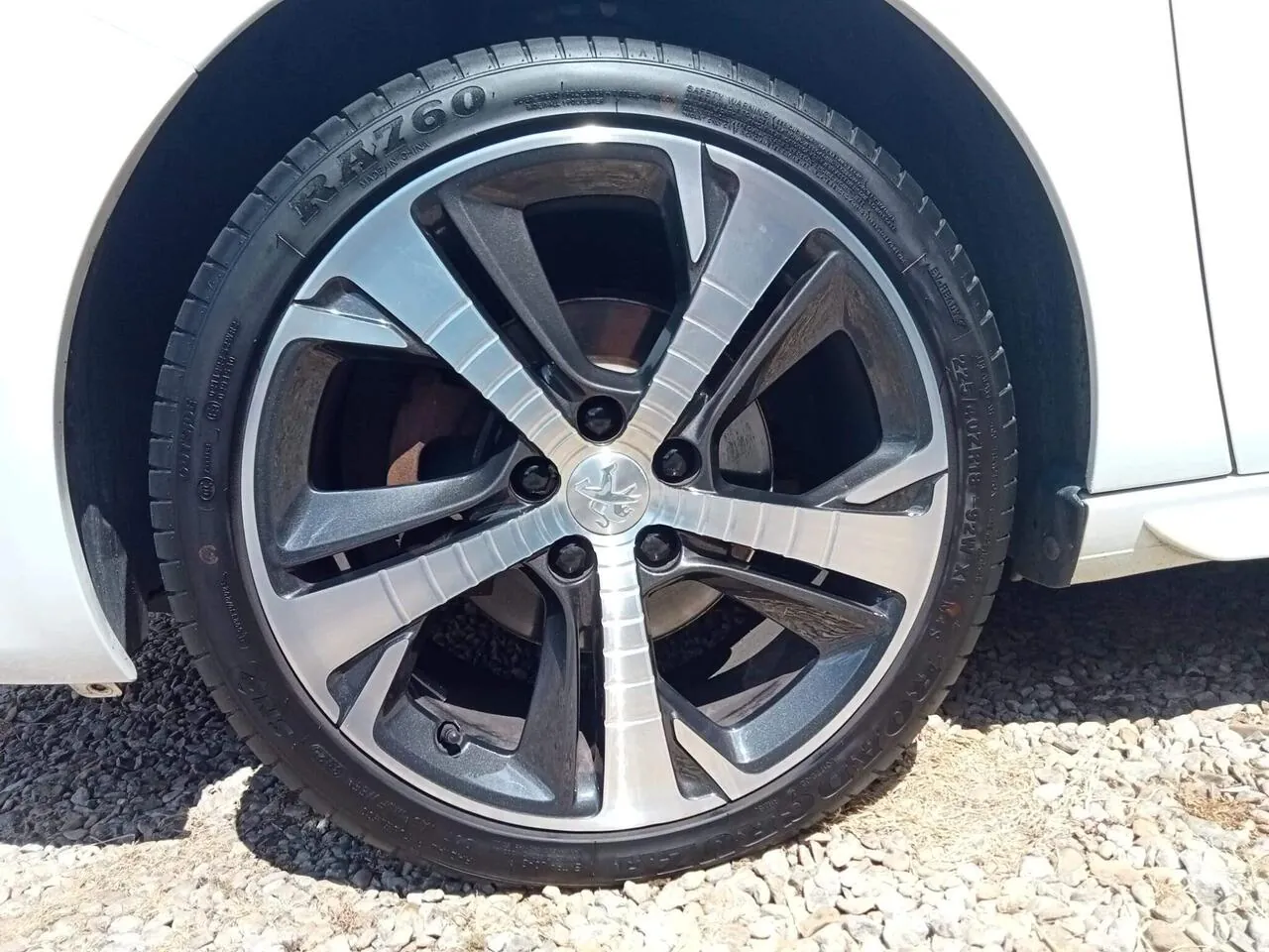 Peugeot 308 2017 photo 3