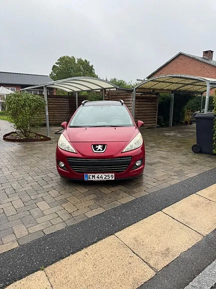 Peugeot 207 2010 photo 2