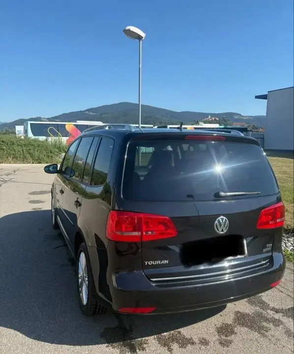 Volkswagen Touran 2015 photo 2