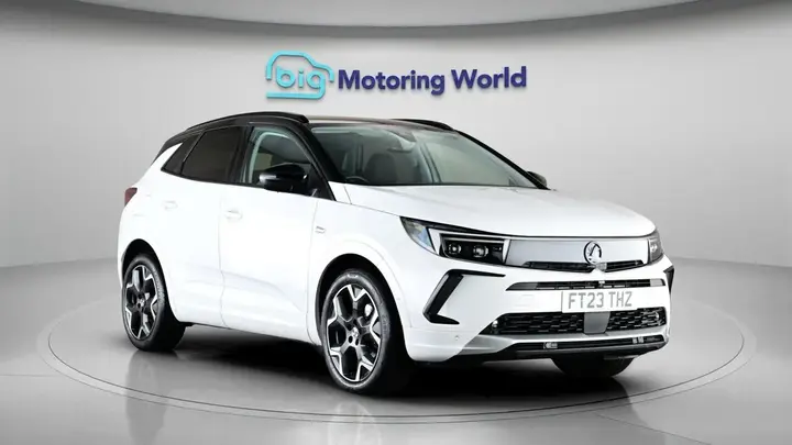 Vauxhall Grandland 2023 photo 2