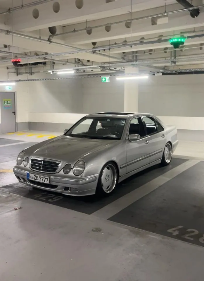 Mercedes-Benz W210