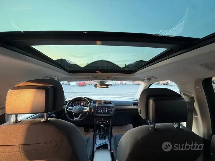 Volkswagen Tiguan Allspace 2023 photo 2
