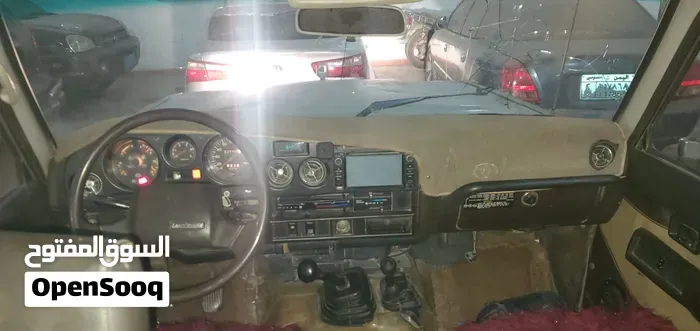 Toyota Land Cruiser 1989 photo 3
