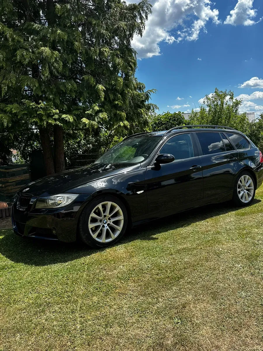 BMW 3 Series 2005 photo 2