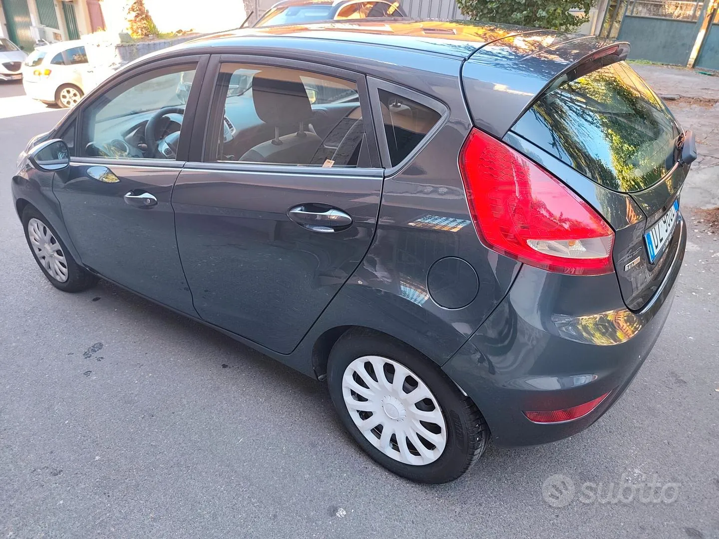 Ford Fiesta 2010 photo 2