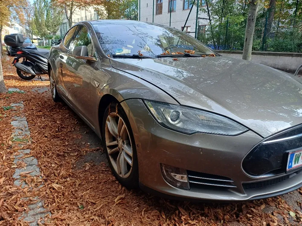 Tesla Model S 2015 photo 3