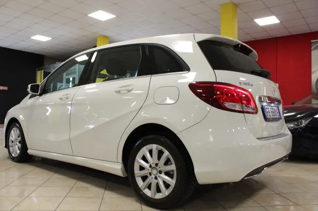 Mercedes-Benz B 180 2016 photo 4