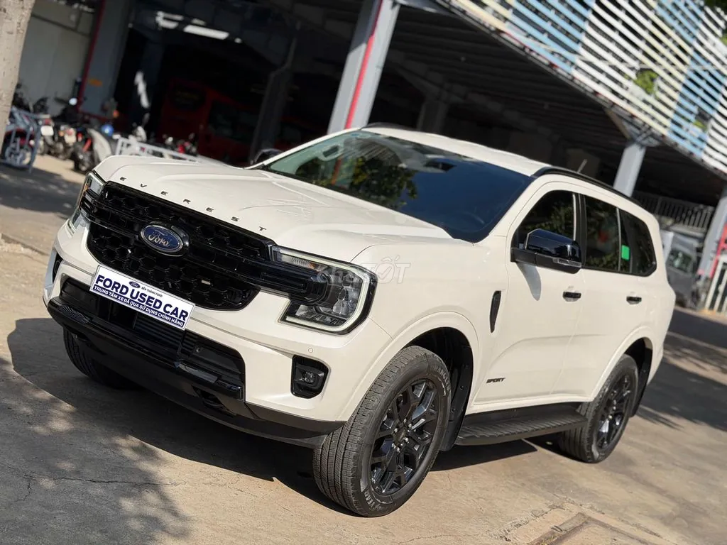 Ford Everest 2024 photo 3