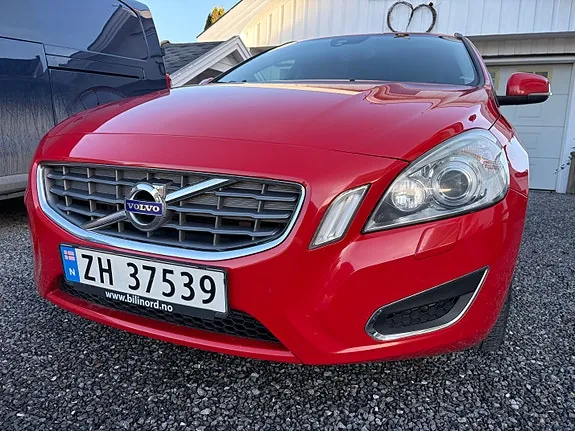 Volvo V60 2013 photo 2