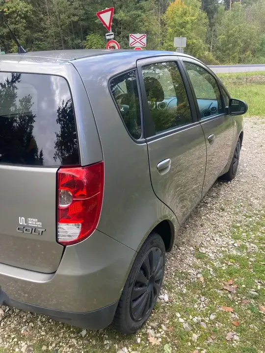 Mitsubishi Colt 2010 photo 3