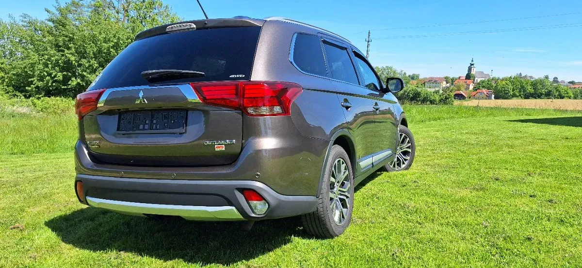 Mitsubishi Outlander 2016 photo 2