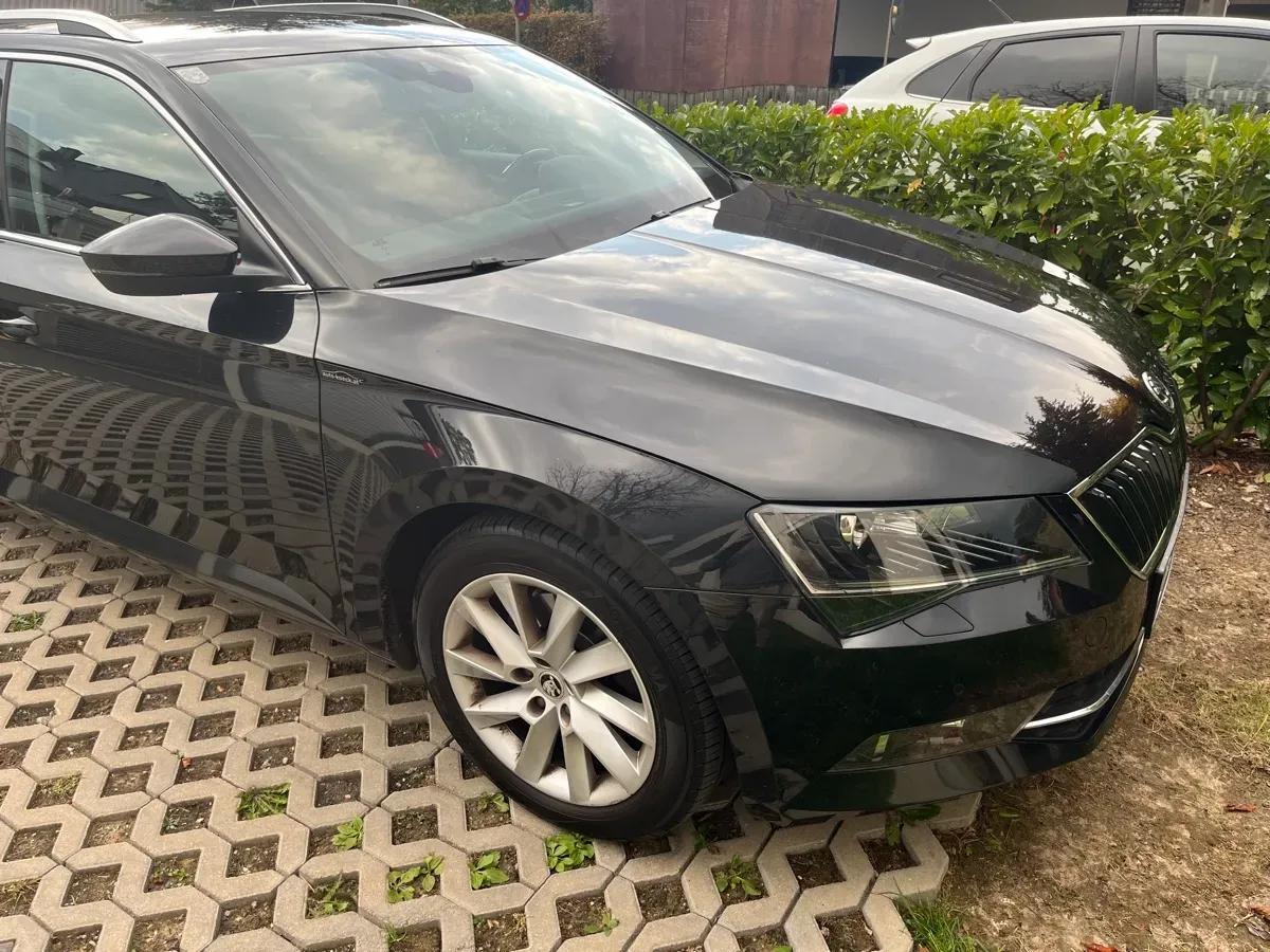 Skoda Superb 2019 photo 2