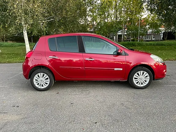 Renault Clio 2011 photo 3