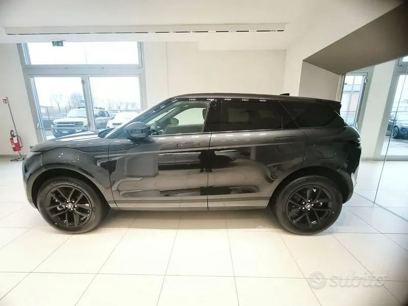 Land Rover Range Rover Evoque 2026 photo 2