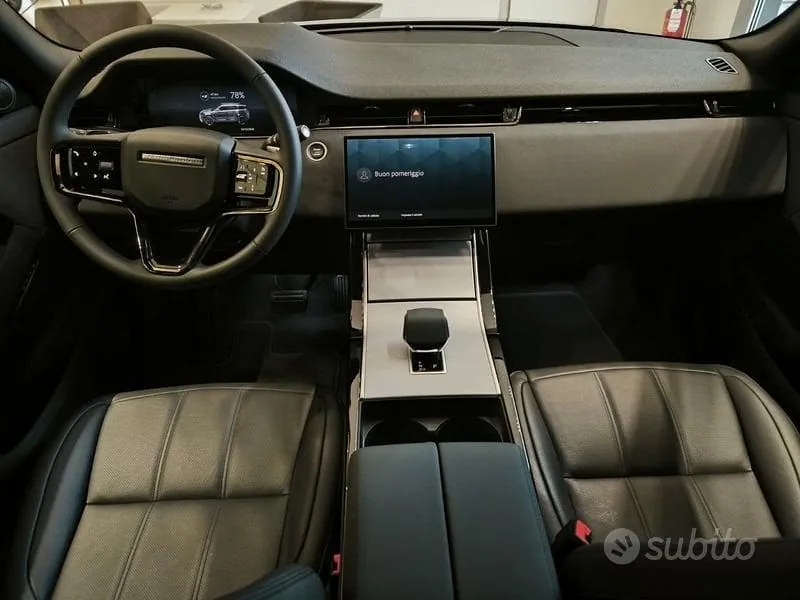Land Rover Range Rover Evoque 2026 photo 4