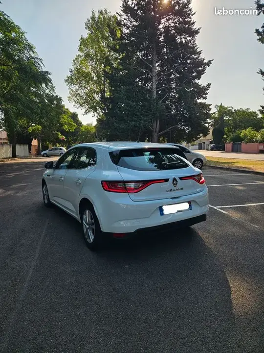 Renault Megane 2019 photo 2